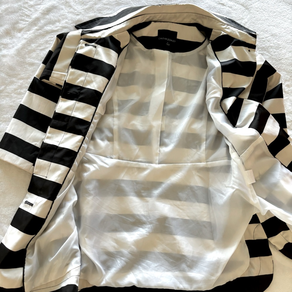 CYNTHIA ROWLEY Black & White Striped Short Trench Coat--EUC--S - Picture 12 of 16